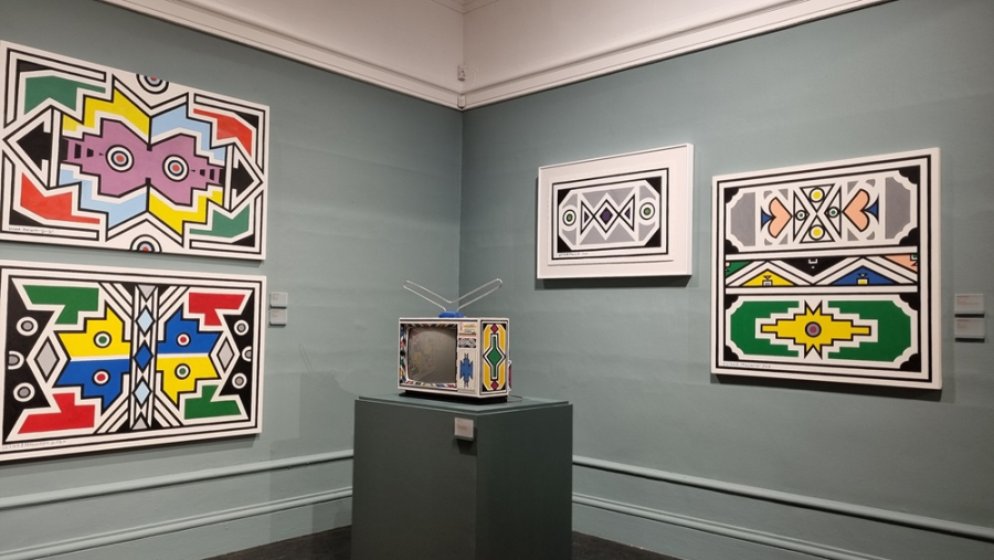 Esther Mahlangu